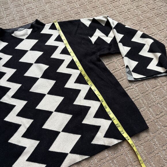 Vici Zig Zag Chevron Knit Sweater Women's S Black White Boho Funky Witchy - Picture 7 of 8